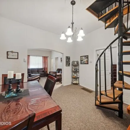 Image 6 - 2242 West Taylor Street, Chicago, IL 60612, USA - House for sale