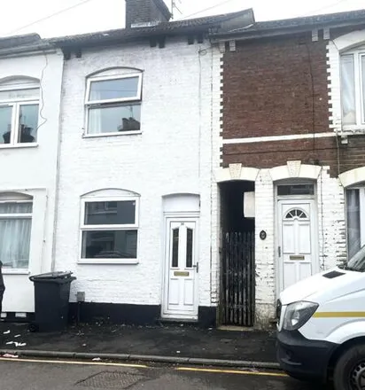 Image 1 - Stanley Street, Luton, LU1 5FY, United Kingdom - Townhouse for rent