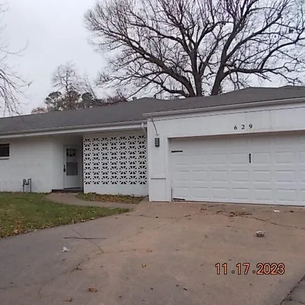 Buy this 3 bed house on 659 Stephens Street in Neosho, MO 64850