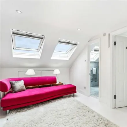 Image 3 - 52 Fullerton Road, London, SW18 1AA, United Kingdom - Townhouse for rent