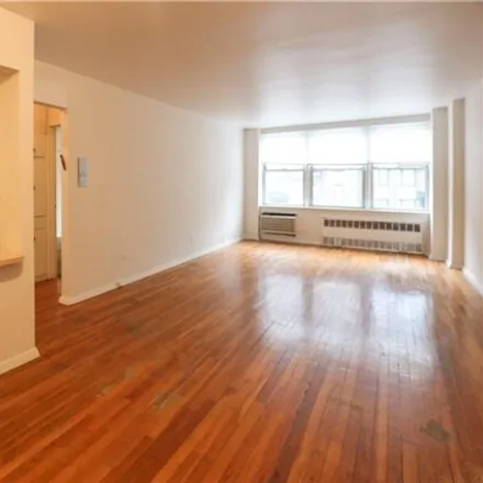 Image 3 - 1801 Ocean Avenue, New York, NY 11210, USA - Apartment for sale