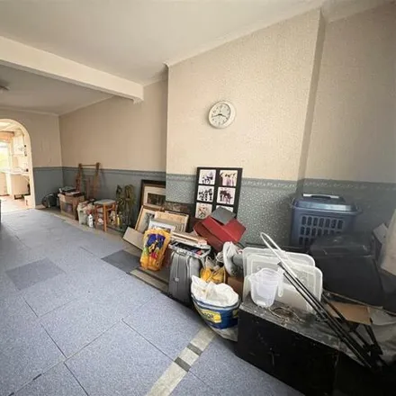 Image 2 - Edinburgh Street, Swindon, SN2 8DD, United Kingdom - Townhouse for sale