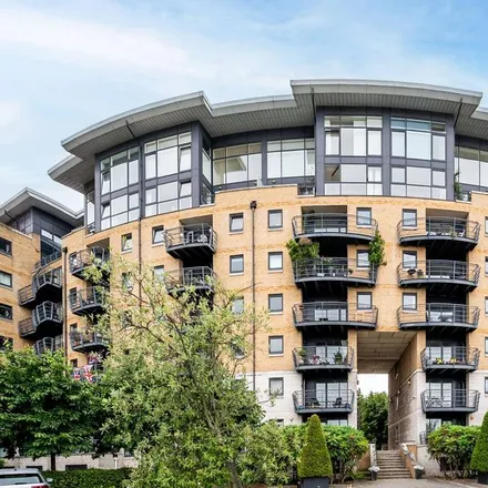 Rent this 3 bed apartment on Greenfell Mansions in Marlowe Path, London