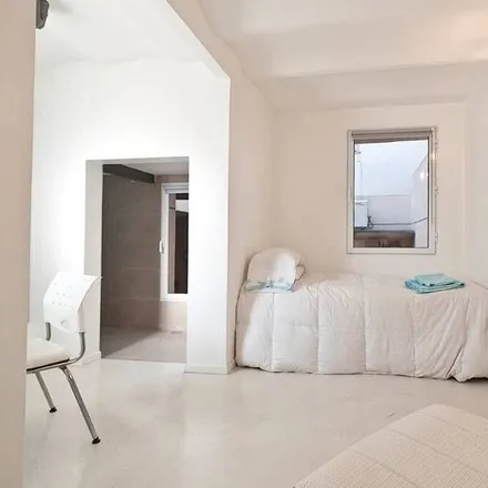 Rent this 3 bed condo on Comuna 1 in Buenos Aires, Argentina