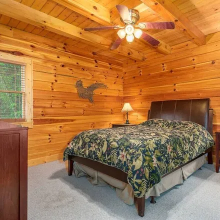 Rent this 3 bed house on Maggie Valley