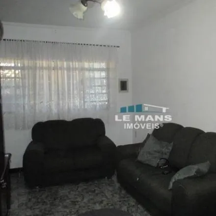 Buy this 3 bed house on Rua Felipe Carone in Pompéia, Piracicaba - SP