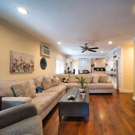 Image 3 - 1513 West 55th Street, Los Angeles, CA 90062, USA - House for sale