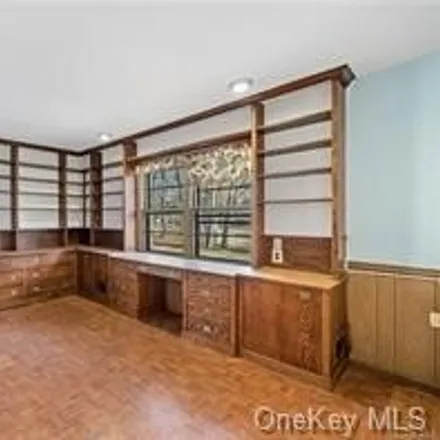 Image 7 - 10 Walden Lane, Greenhaven, City of Rye, NY 10580, USA - House for sale