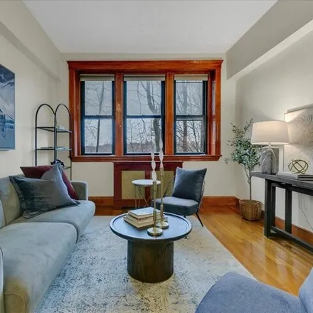 Image 6 - 1999 Commonwealth Avenue, Boston, MA 02135, USA - Condo for sale