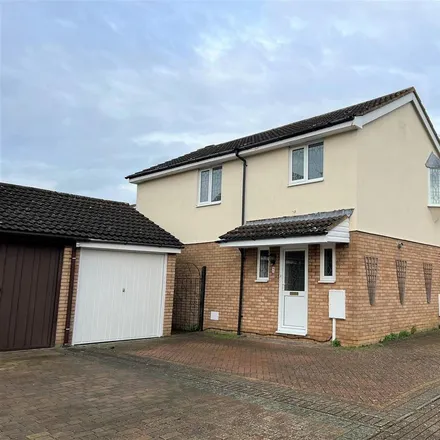 Rent this 3 bed house on Booker Avenue in Milton Keynes, MK13 8AP