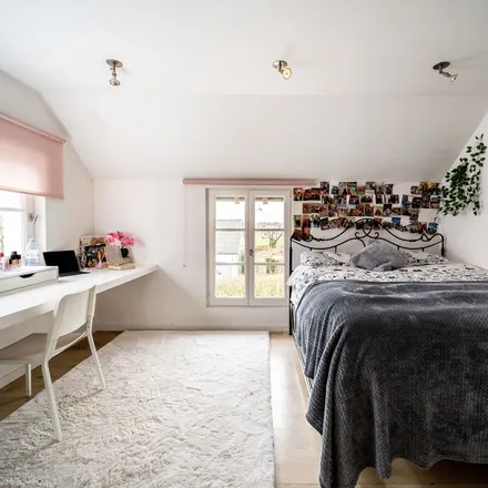 Rent this 5 bed apartment on Chemin de Tombeek à Bilande in 1300 Wavre, Belgium