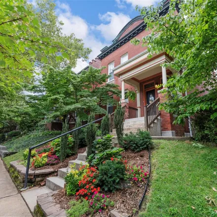 Image 2 - 3884 Connecticut Street, Saint Louis, MO 63116, USA - House for sale