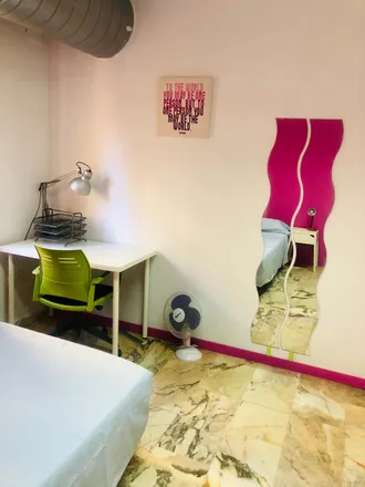 Rent this studio room on Agencia de defensa de la competencia de Andalucía in Calle Porvenir, 41005 Seville