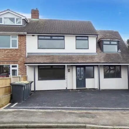 Rent this 5 bed duplex on 4 Spinney Rise in Nottingham, NG9 6JN