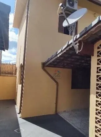 Buy this 3 bed house on Rua dos Gerânios in Parque Internacional, Campo Limpo Paulista - SP