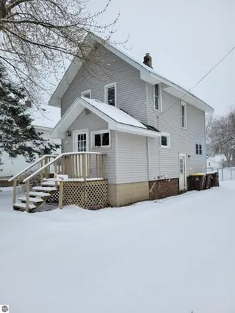 Buy this 3 bed house on 1364 Cherry Street in Alma, MI 48801