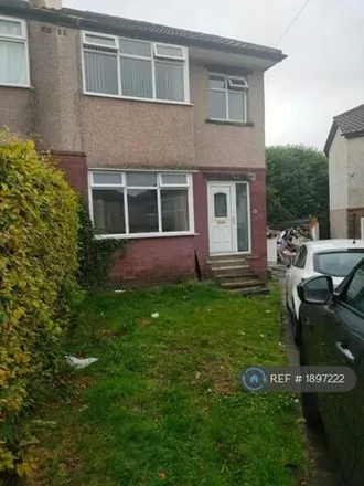 Rent this 3 bed duplex on Brantwood Grove in Cottingley, BD9 6QB