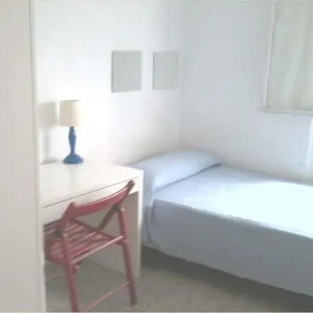 Image 2 - Calle Castellar, 54, 41003 Seville, Spain - Apartment for rent