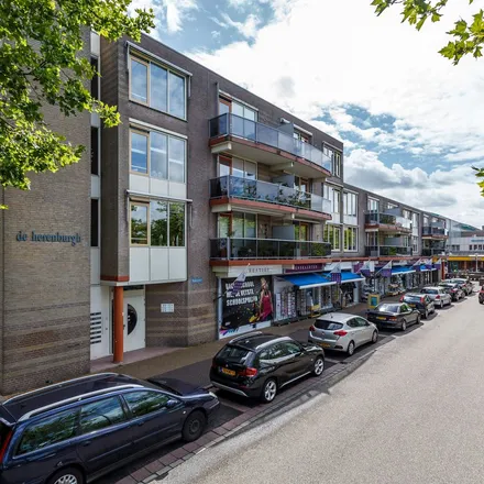 Rent this 3 bed apartment on Keizershof 128 in 2402 CX Alphen aan den Rijn, Netherlands
