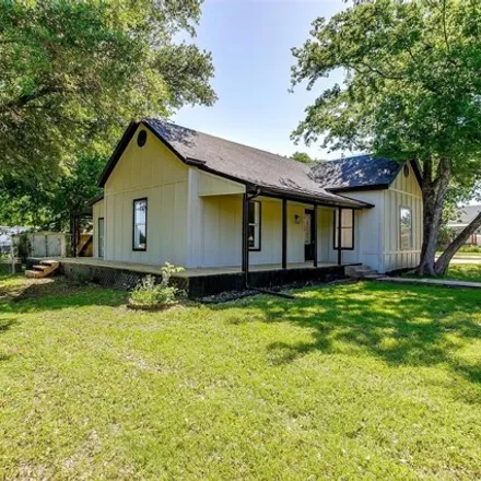 Image 1 - 374 East Roosevelt Avenue, Whitney, Hill County, TX 76692, USA - House for sale