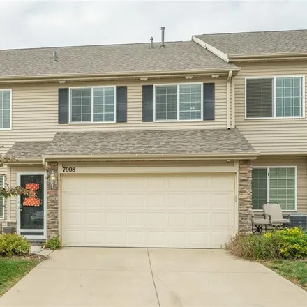 Buy this 3 bed townhouse on 601 Orchard Hills Drive in Norwalk, IA 50211