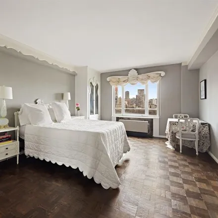 Image 5 - 880 FIFTH AVENUE 19B in New York - Apartment for sale