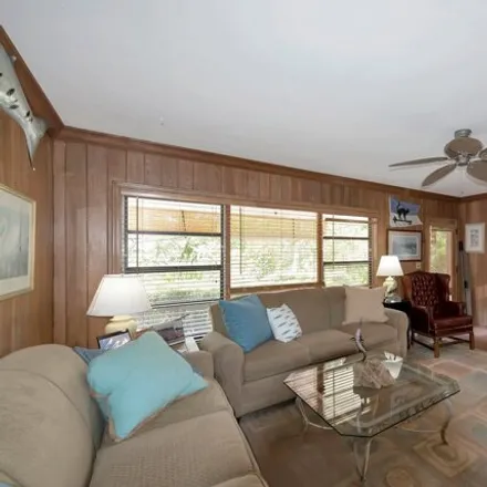 Image 7 - 621 Acacia Road, Vero Beach, FL 32963, USA - House for sale