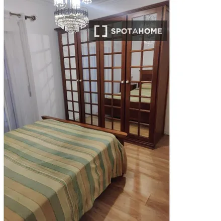 Rent this 5 bed room on Rua Sá de Miranda in 2975-285 Quinta do Conde, Portugal