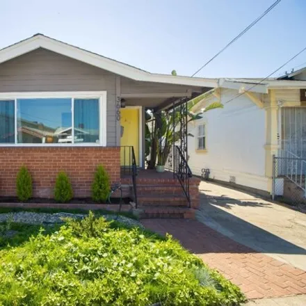 Buy this 2 bed house on 3660 39th Avenue in Oakland, CA 94615