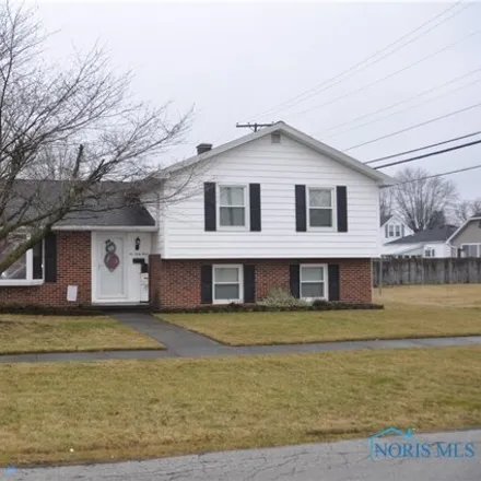 Buy this 3 bed house on Ahner Street in Fremont, OH 43420