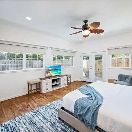Rent this 5 bed house on Kailua