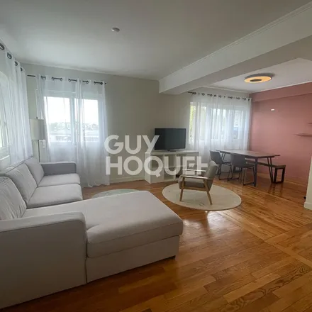 Rent this 2 bed apartment on 2 Rue Étienne Dolet in 92130 Issy-les-Moulineaux, France