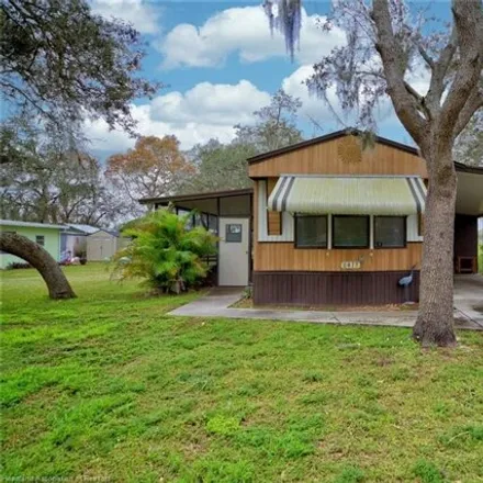 Buy this studio apartment on 6413 Old Orchard Avenue in Sebring, FL 33876