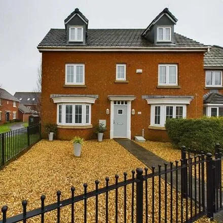 Buy this 5 bed duplex on Ffordd Mograig in Cardiff, CF14 5EW