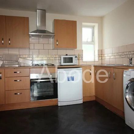 Image 4 - Moroccoriental, 106 Burley Road, Leeds, LS3 1JP, United Kingdom - Apartment for rent