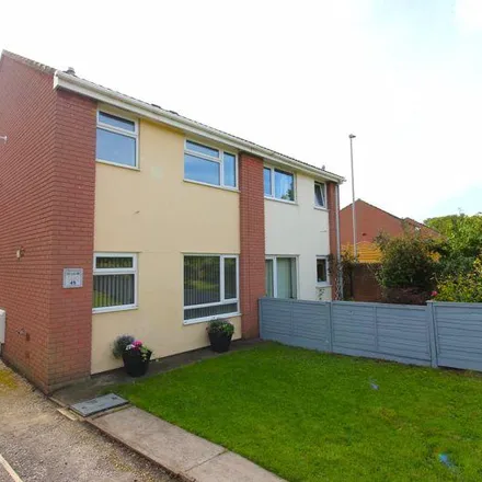 Rent this 3 bed duplex on Horsecastle Farm Road in Yatton, BS49 4BQ