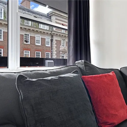 Image 6 - Walpole House, 10 Weymouth Street, East Marylebone, London, W1B 1NL, United Kingdom - Apartment for rent