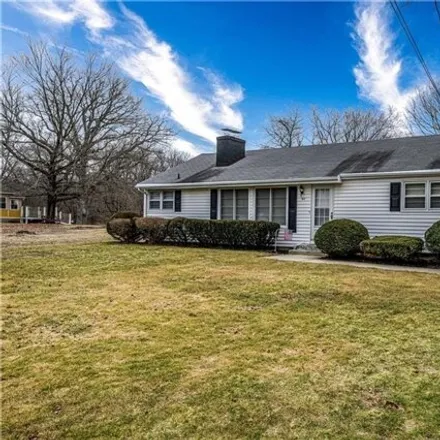 Rent this 3 bed house on Little Hen Farm in 611 Middletown Avenue, North Haven