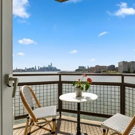 Rent this 3 bed condo on Lincoln Harbor Yacht Club in Harbor Boulevard, Weehawken