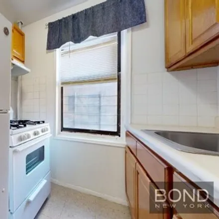 Image 4 - 2976 Marion Avenue, New York, NY 10458, USA - Apartment for rent
