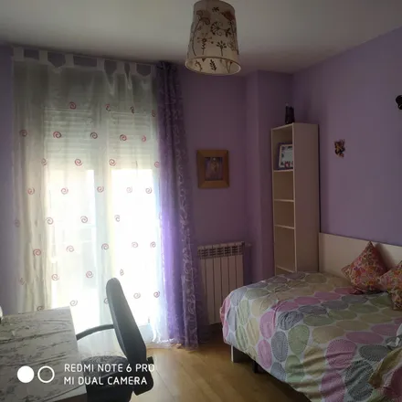 Rent this 4 bed room on Madrid in Fisioterapia Valhalla, Calle Pilar de Madariaga Rojo