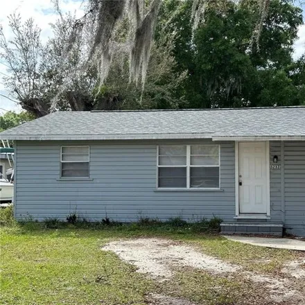 Rent this 3 bed house on 37987 8th Avenue in Zephyrhills, FL 33542