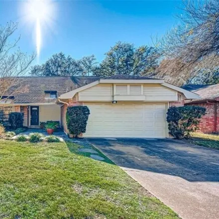 Rent this 3 bed house on The Highlands Drive in Paynes, Sugar Land