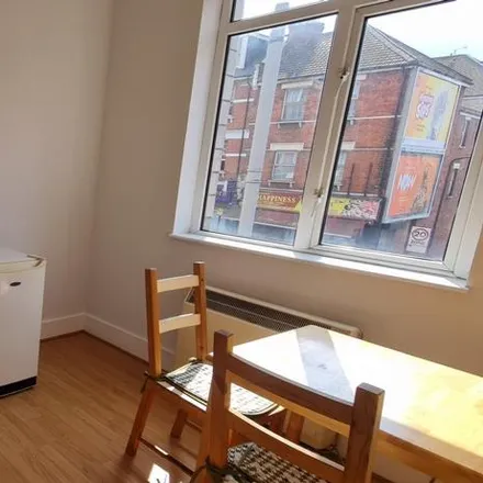 Image 3 - Gratton Terrace, London, NW2 6QE, United Kingdom - Apartment for rent