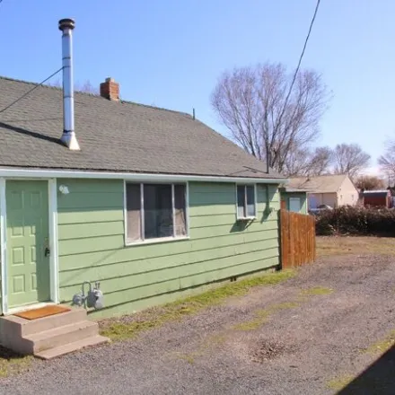 Buy this 2 bed house on 3304 Crosby in 3304 Crosby Avenue, Klamath Falls