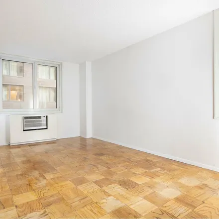 Image 5 - La Premier, West 55th Street, New York, NY 10019, USA - Apartment for rent