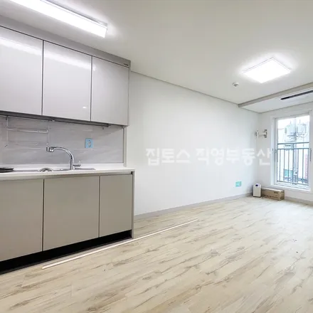 Image 2 - 서울특별시 송파구 잠실동 312-18 - Apartment for rent
