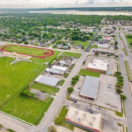 Image 3 - Young Men's Leadership Academy at Kennedy Middle School, 2205 Southeast 4th Street, Grand Prairie, TX 75051, USA - House for sale