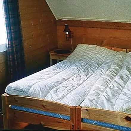 Rent this 4 bed house on Ulvika in Sørbøvåg, Åfjordvegen