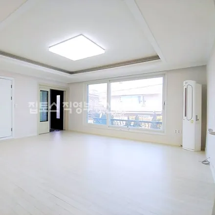 Rent this 2 bed apartment on 서울특별시 서초구 서초동 1603-45